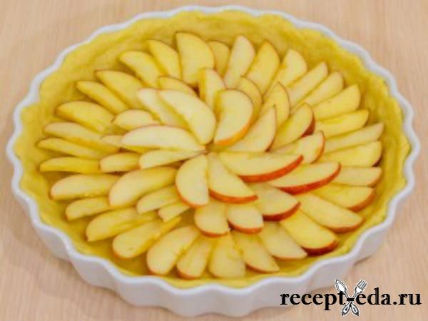 Яблочный пирог с желе