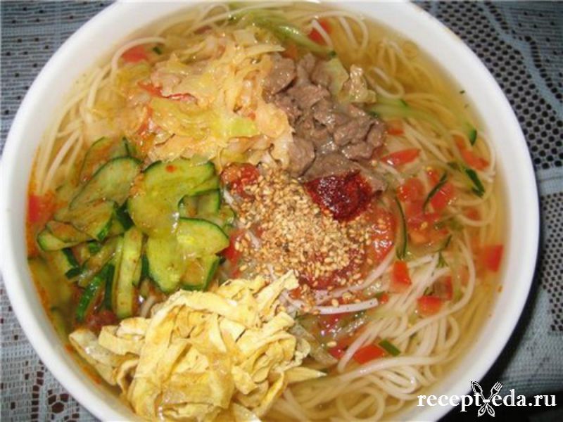 Холодный корейский суп Кукси